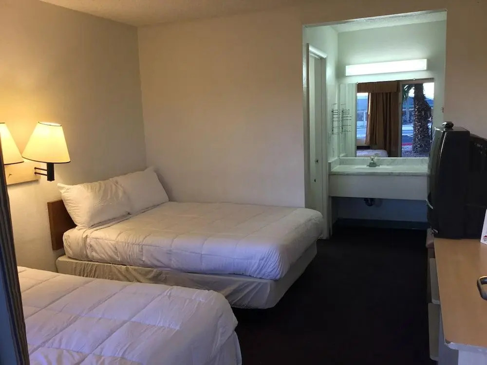 Minsk Hotels - Extended Stay, I-10 Tucson Airport