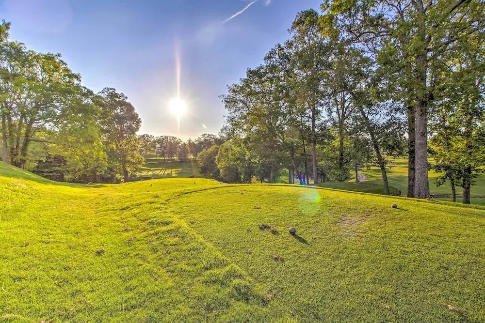 Family Resort Condo w/ Perks in Branson!