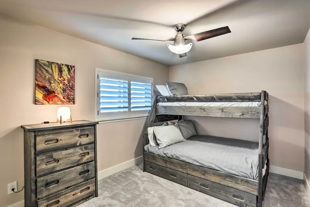 Modern Townhome about 4 Miles to Beaver Creek Resort!