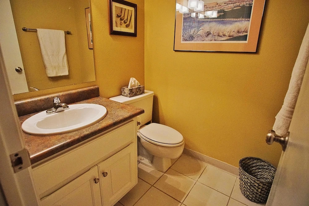 Walk to Fashion Park! Phoenix Abode w/ Pool Access