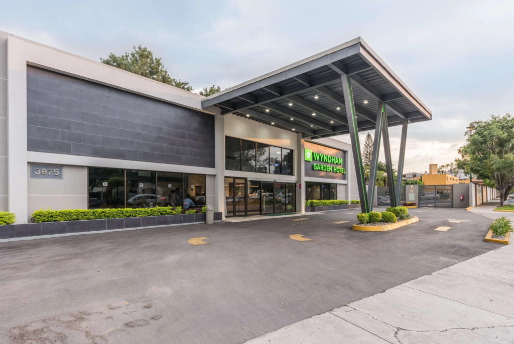 Wyndham Garden Guadalajara Expo Plaza del Sol