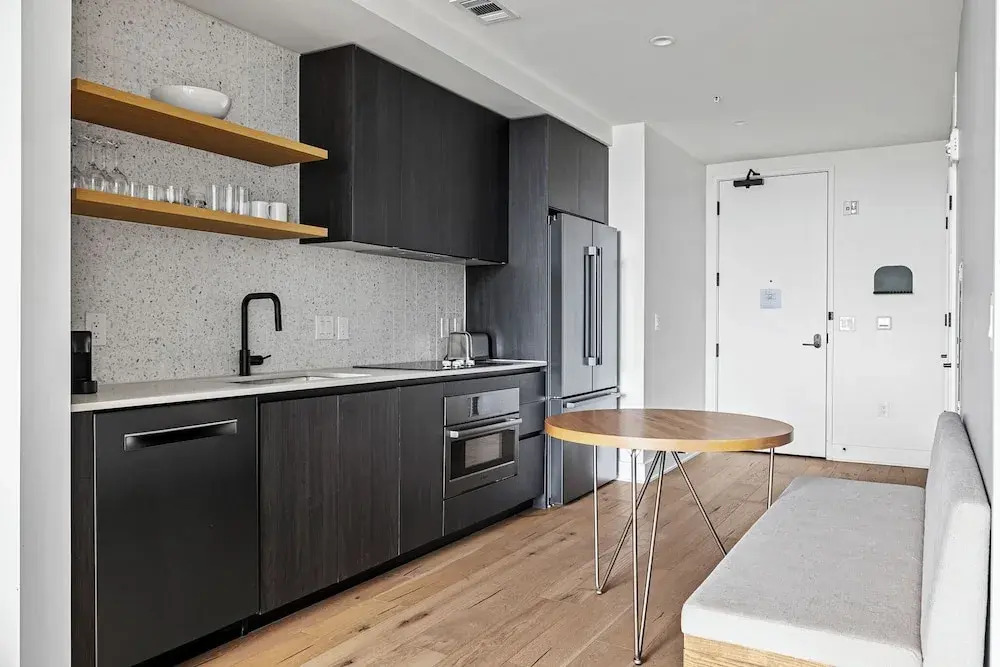 Rainey St 1BR | Heated Pool | Gym | Bar | DT ATX