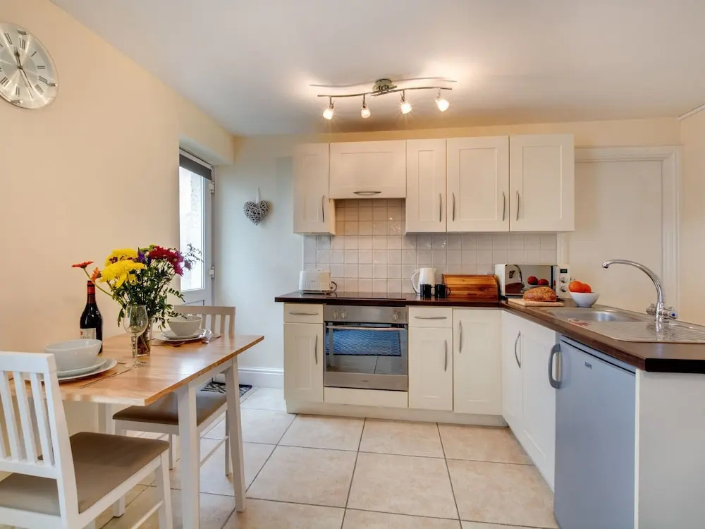 Spacious Apartment in Saint Ives near Beach