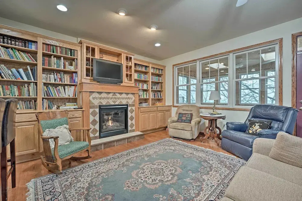 Lake Michigan Waterfront Home: 1 Mile to Downtown!