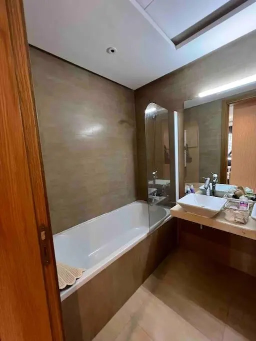 Beautiful 2beds apartment with swim pool in marina