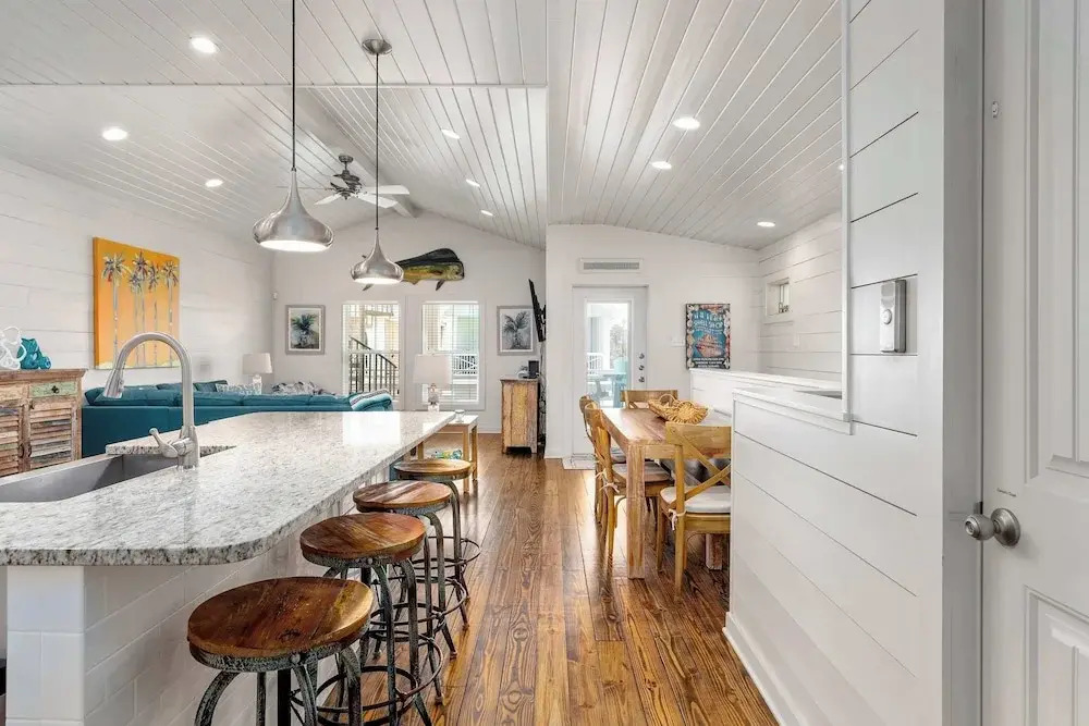 Dauphin Beach House 3 Bedroom & Pool