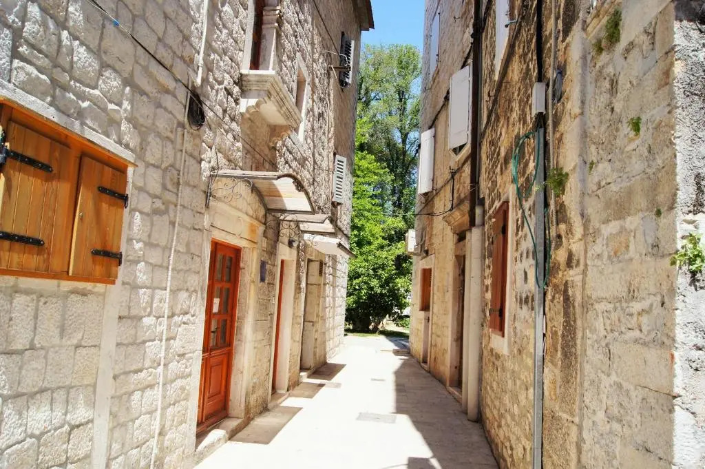 Apartments Mandaric
