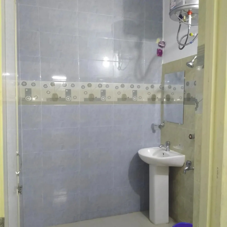 Hotel Charu