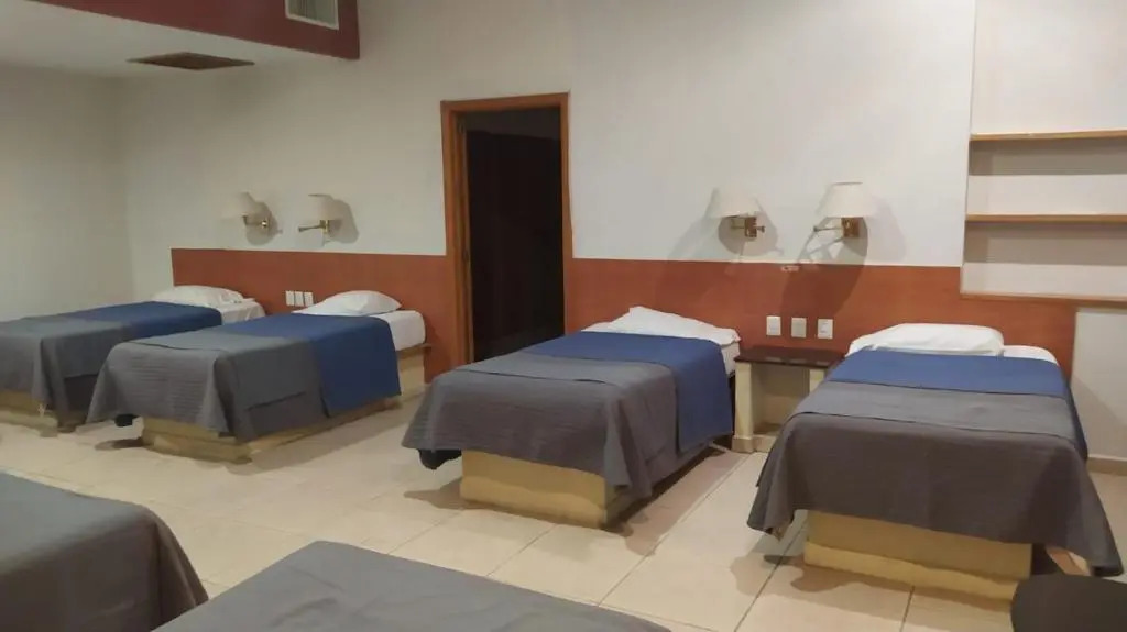 Cypres Hotel & Suites