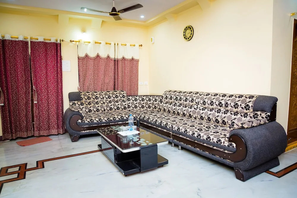 OYO 9054 Velaga Inn