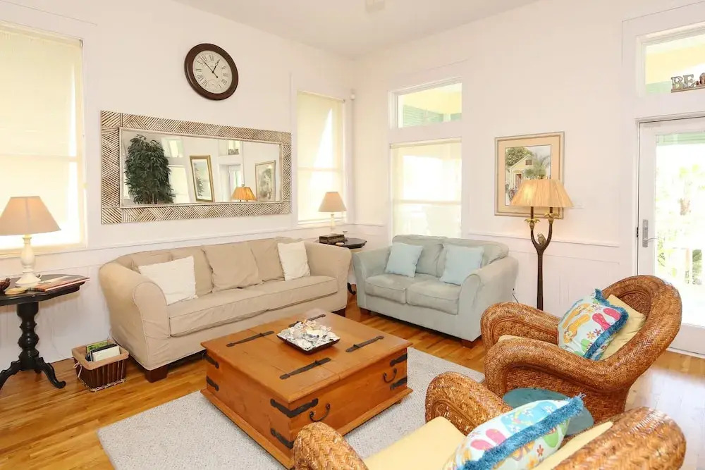 Endless Summer Home 3 Bedrooms 3 Bathrooms Home
