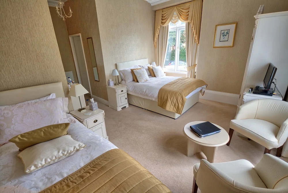 Holcombe House Guest House