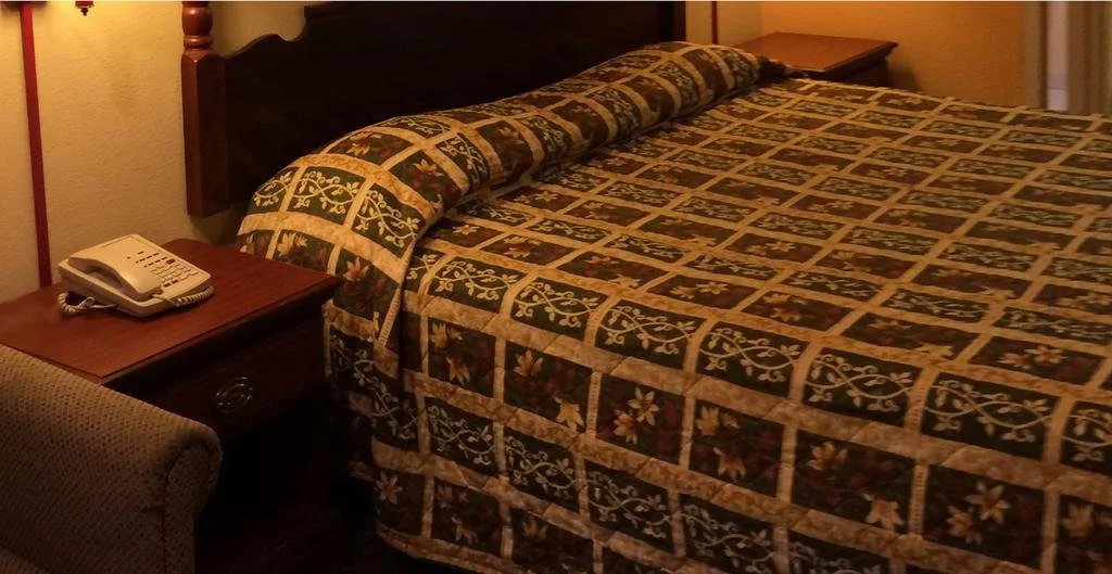 Howards Inn Motel