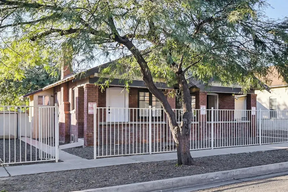 Walkable Haven 1 Mi to Dtwn Phoenix & Chase Field!