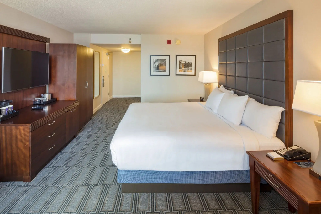 Hilton Philadelphia at Penns Landing