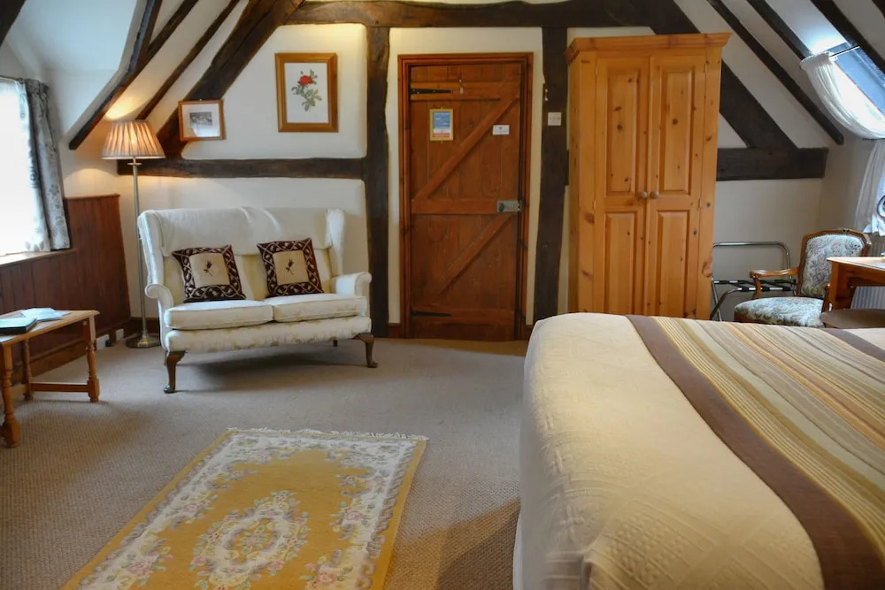 The Crown Country Inn