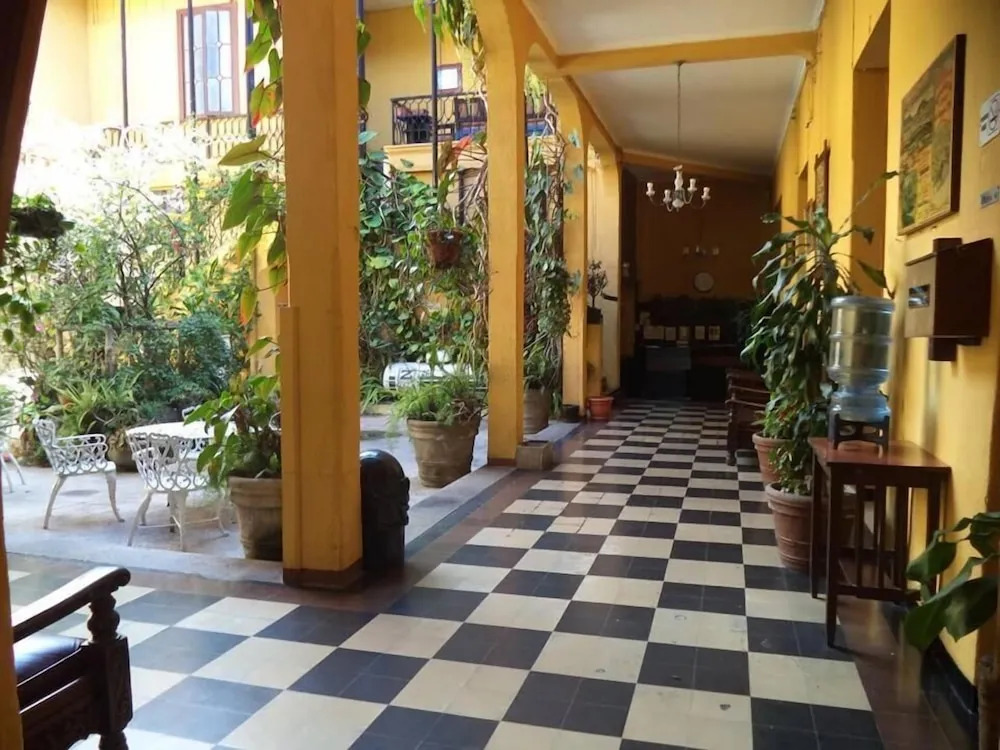 Hotel Spring