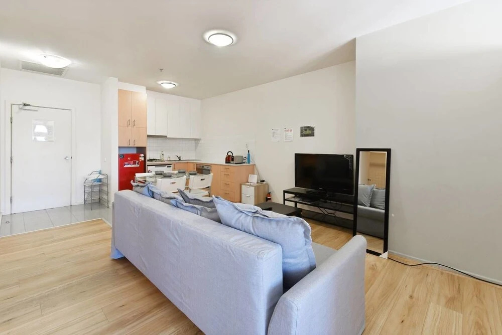 3 Bedrooms above Emporium Shopping Centre