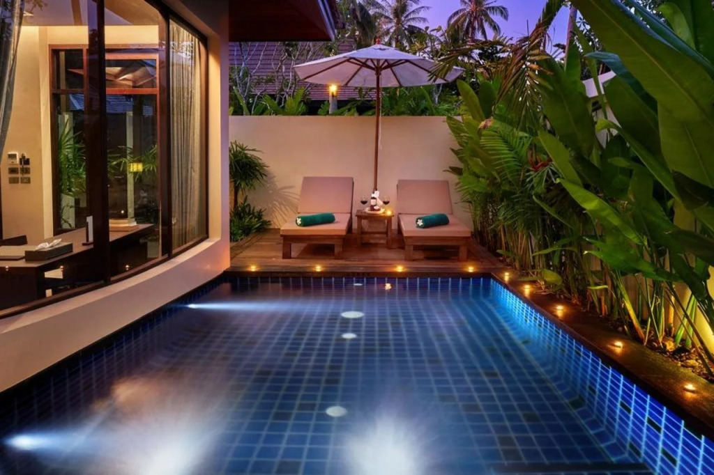 Khanom Beach Resort And Spa