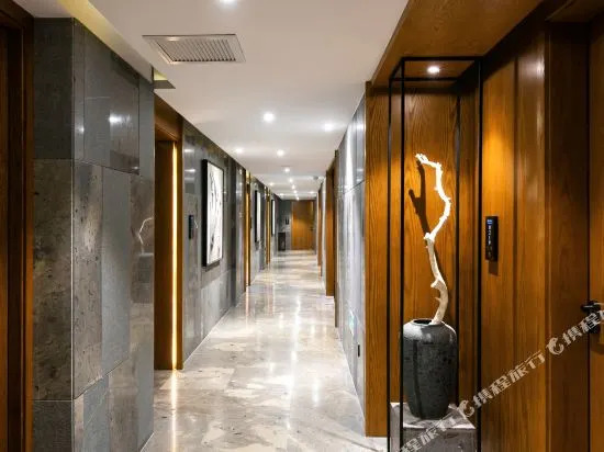 Floral Hotel · Yingxi Riverside Deqing