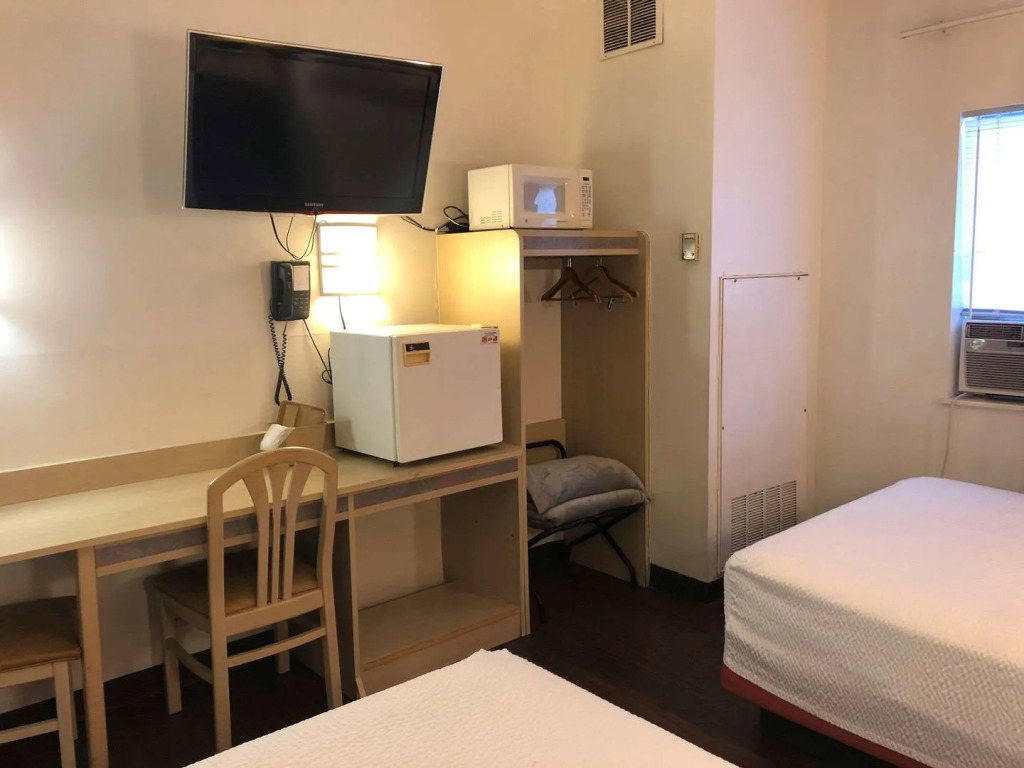 Sleep Inn & Suites