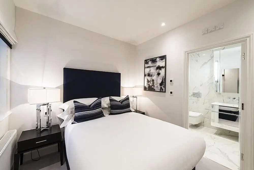 Luxury Three Bedroom - Flat 121 Lower Ground Floor