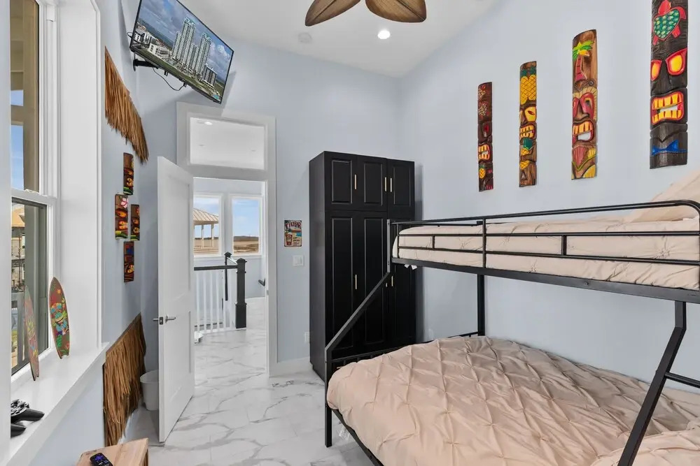 Ahh Da Sea - Waterfront, Backyard Ramp To Jetty & Laguna 3 Bedroom Home