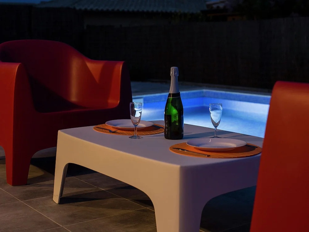 Exclusive Villa for 7 in l 'estartit With Private Pool in a Residential Area