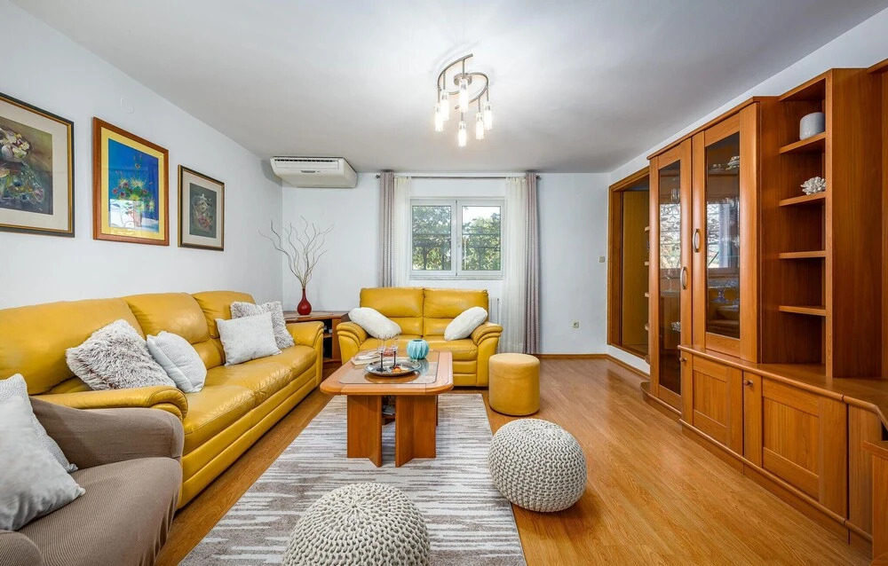 Stunning Home In Marcana