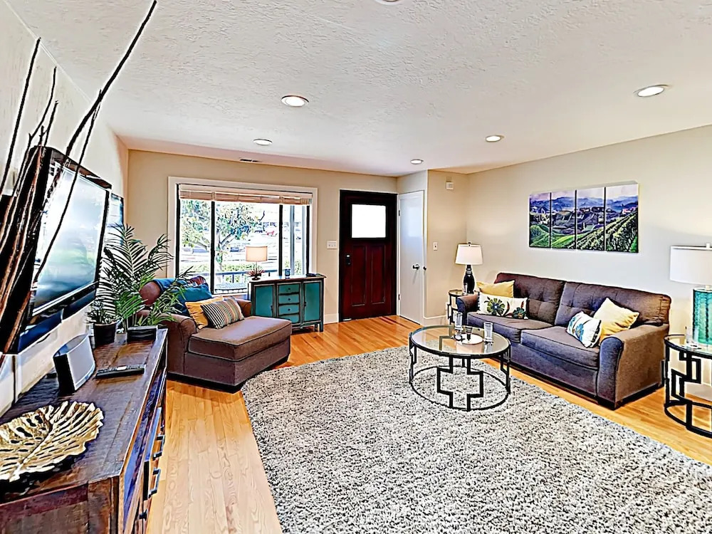 456 5th Street West Home