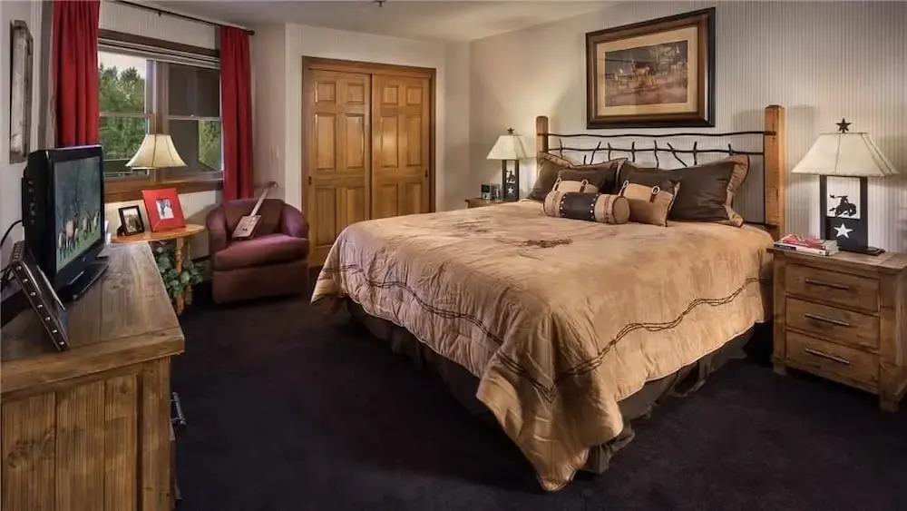 Chartreuse 122 2 BedroomCondo By Moving Mountains