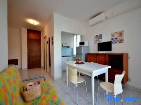 Spacious studio near the beach