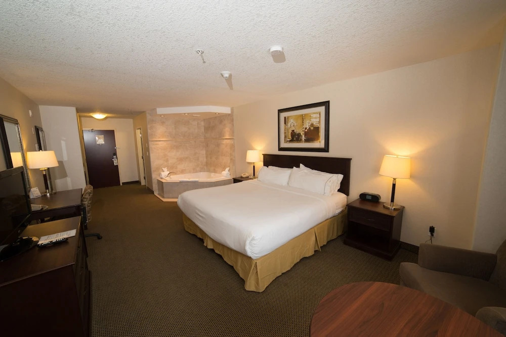 Holiday Inn Express & Suites Whitecourt by IHG