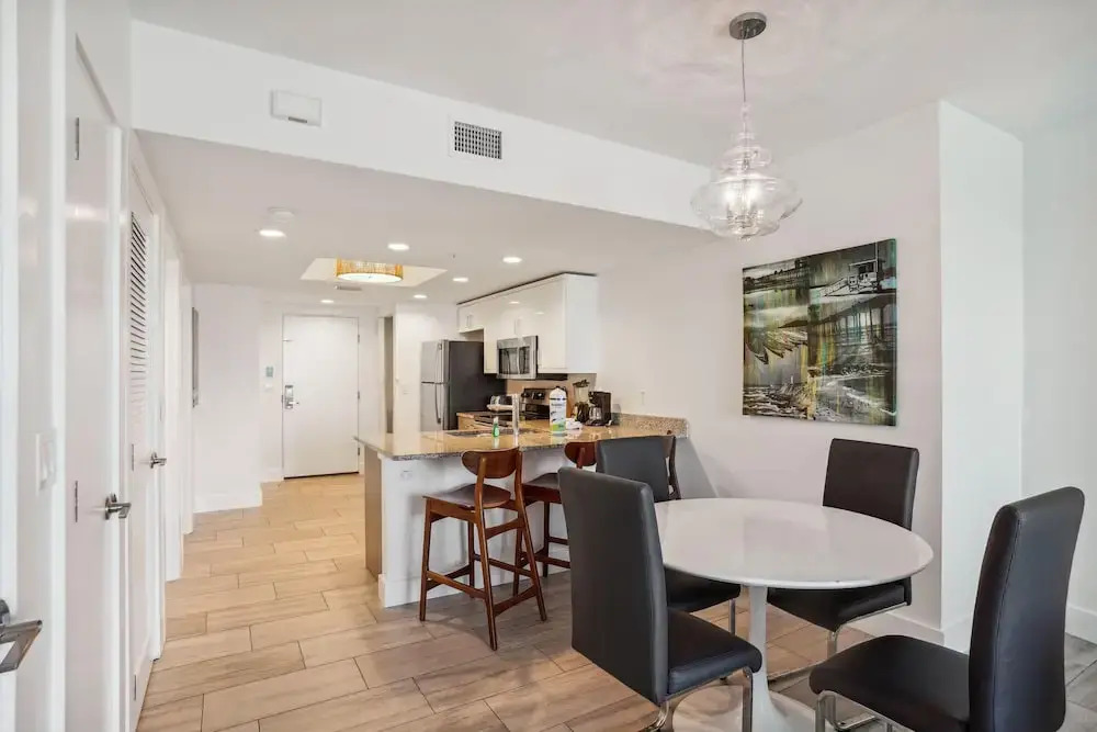 Oceana 301 East