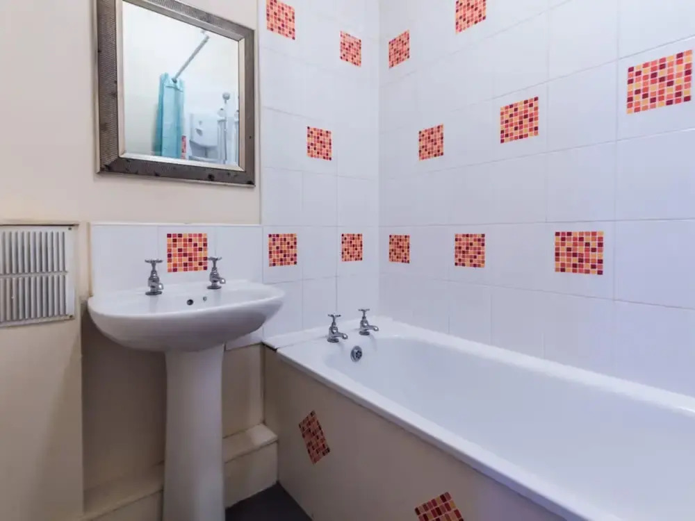 Enticing Apartment in Edinburgh near City Center