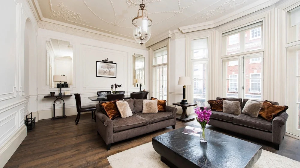 Luxury, Spacious 2BR Apartment in Mayfair