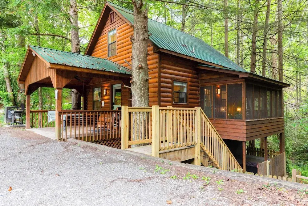Lakeside Cabin w/ Hot Tub, Fireplace Near Dollywood & Trails Smoky Shores Retreat by Avantstay