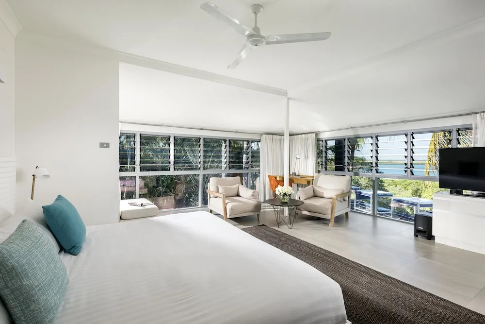 Mangrove Hotel