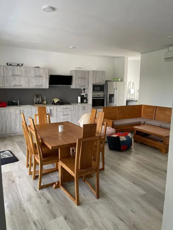 Impeccable Luxury 3-bed Apartment in Albion