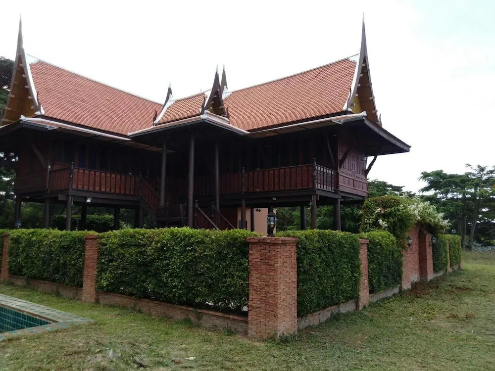Rauen Leelawadee