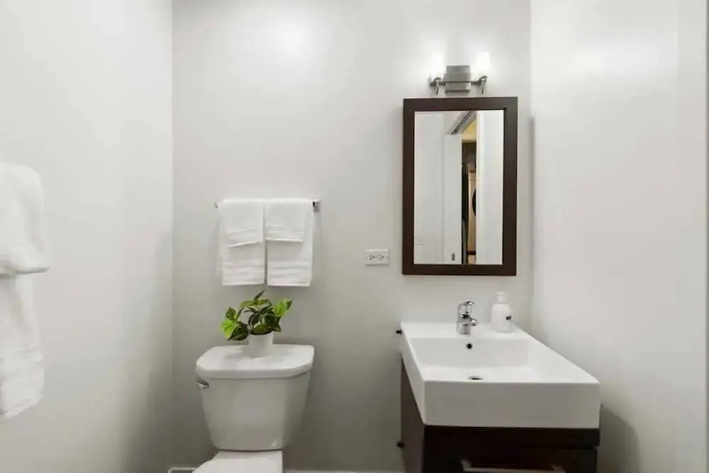Sleek 2 Bed 2 Bath Condo in Trendy Fulton Market