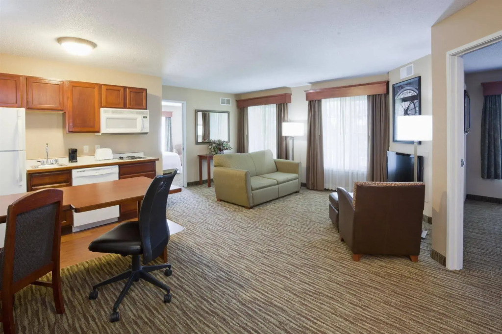 GrandStay Residential Suites Hotel - Eau Claire