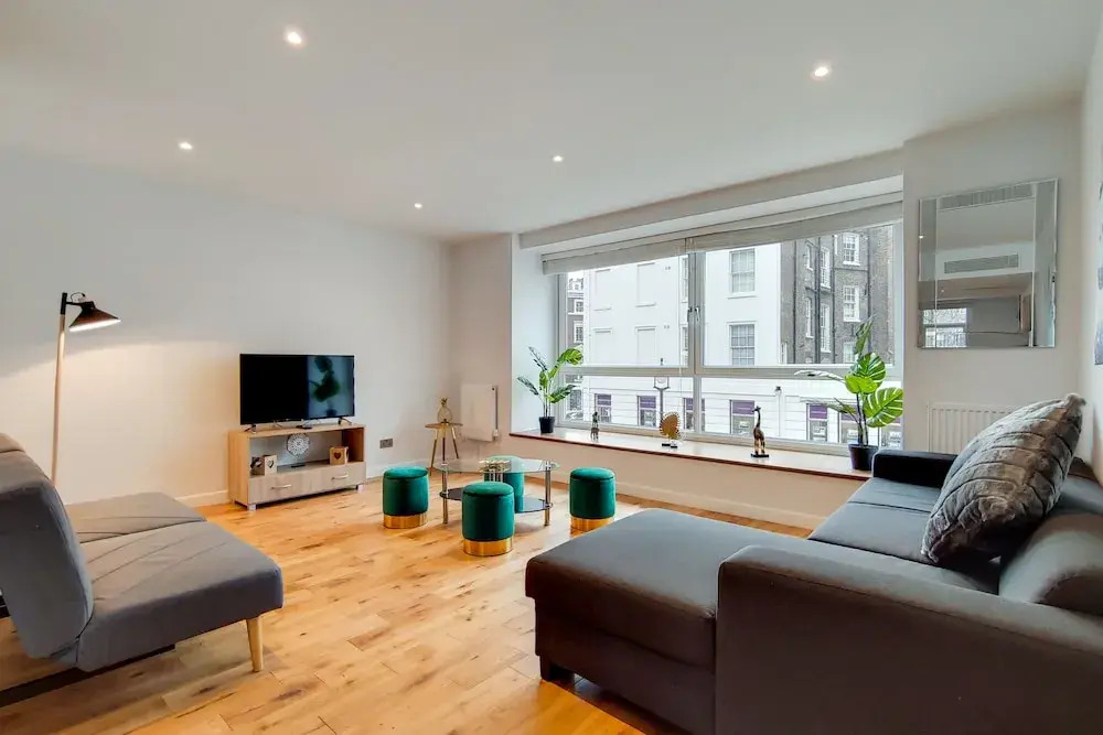 Stunning 4 Bed & 4 Bath House- Hyde Park