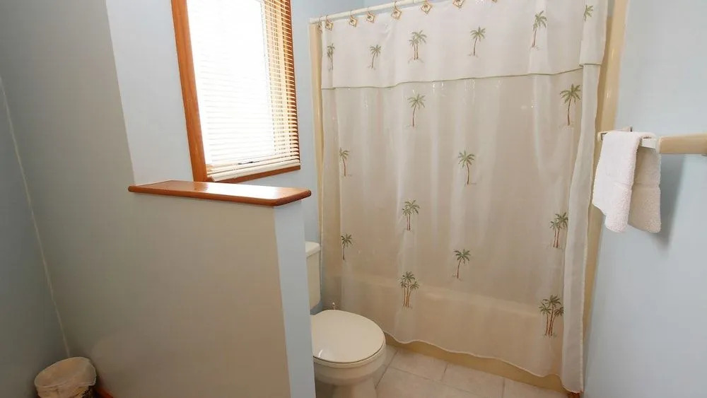Neptunes Landing - 5 Br Home