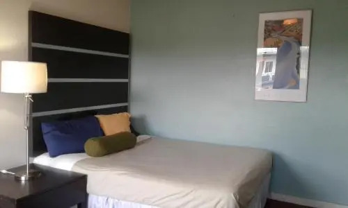Reno 8 Motel