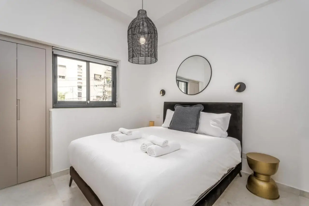 Gordon area - Deluxe 2bdr close to the beach
