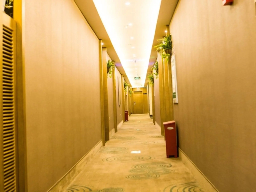 GreenTree Inn Nantong Rugao Zhongjiaomeilu City Express Hotel
