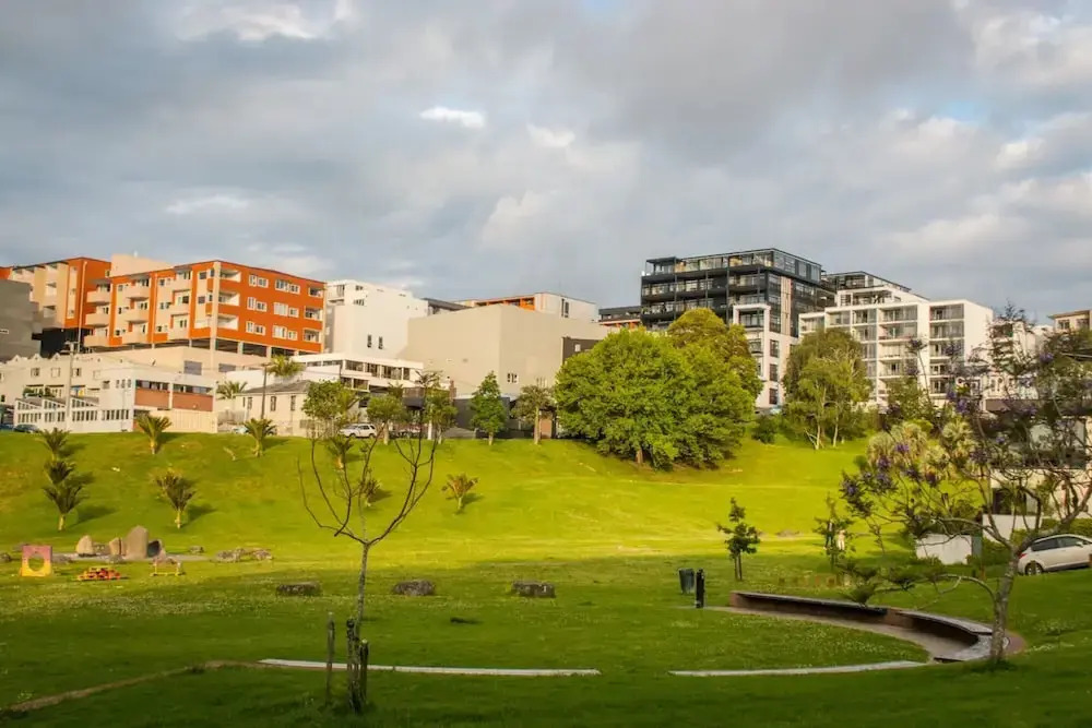 Sunny 3 Bedroom Townhouse Central With Park Views
