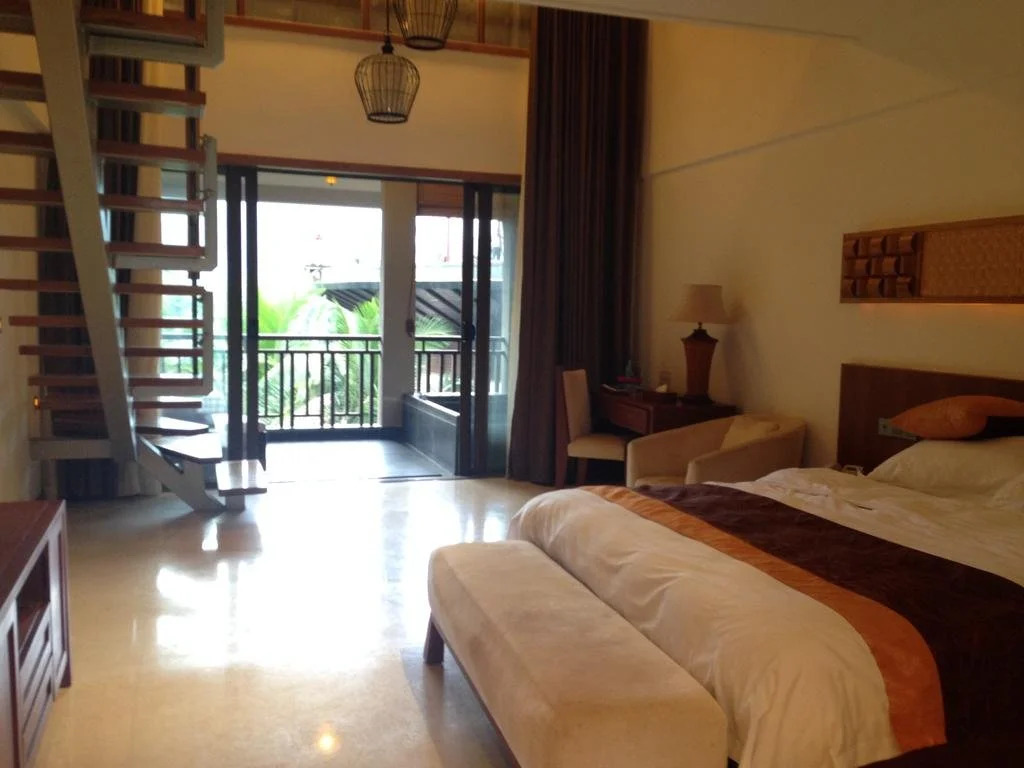 Hainan Qixian Yaochi Springs Resort