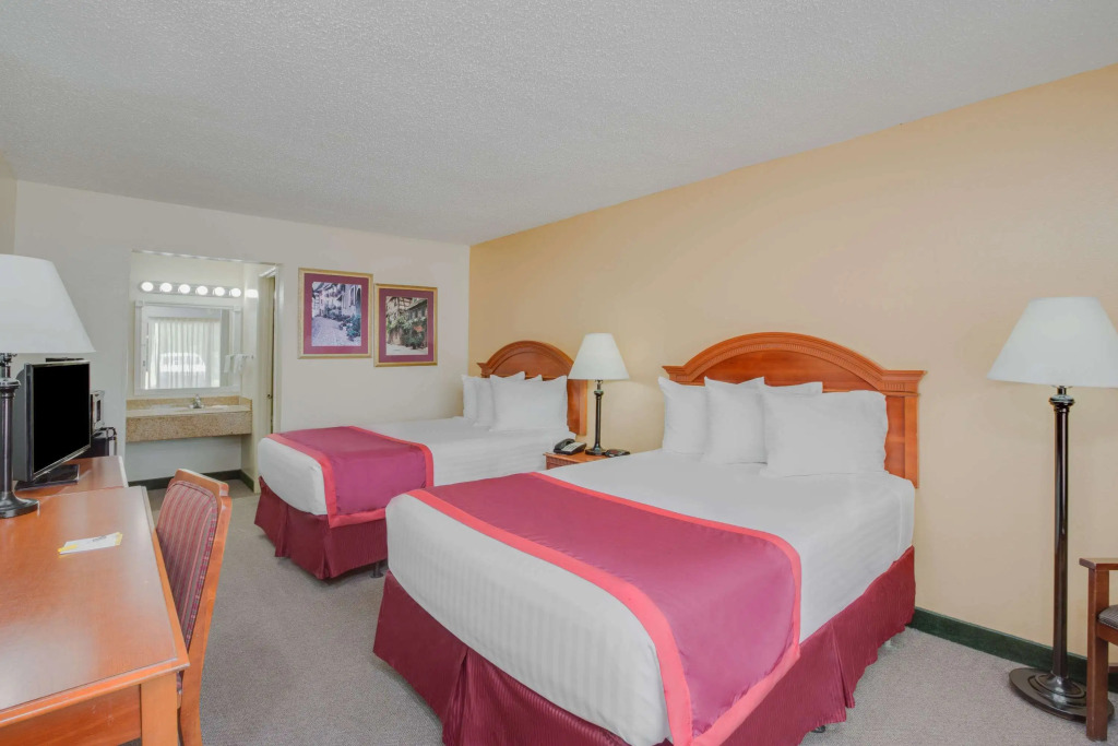 Days Inn by Wyndham Asheville West